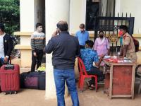 Students of First Year B.Tech and Dual Degree programme arriving at the IIT Bhubaneswar Campus